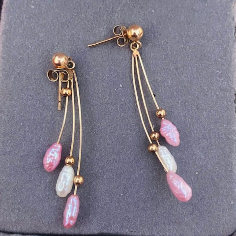 SOLD!  14K GOLD Rice Pearl Dangle Earrings